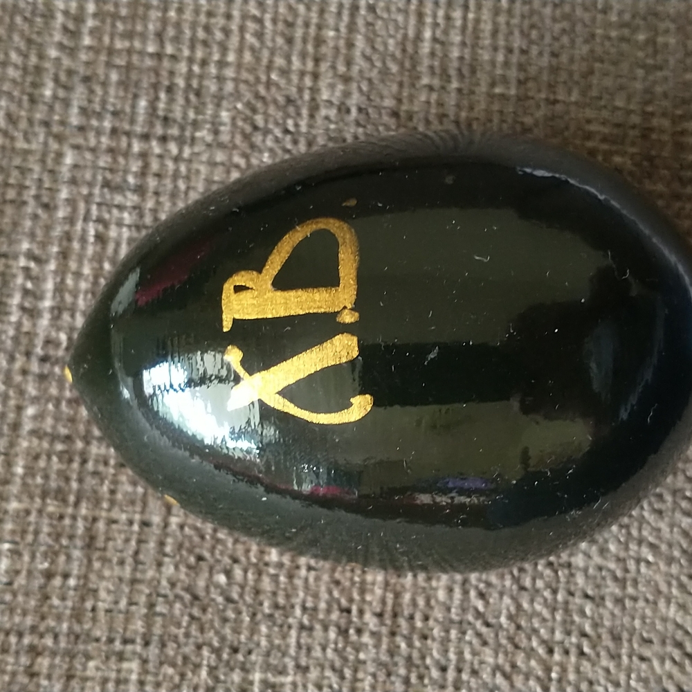 NIB Handcrafted Icon Egg - Picture 3 of 9